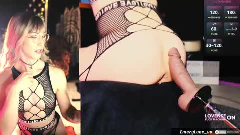 Snapshot of emerylune_xo chatting on 4, 6, 2026 Emery Lune online show from 4, 6, 2026