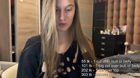 emi__ly online show from 28, 11, 2025