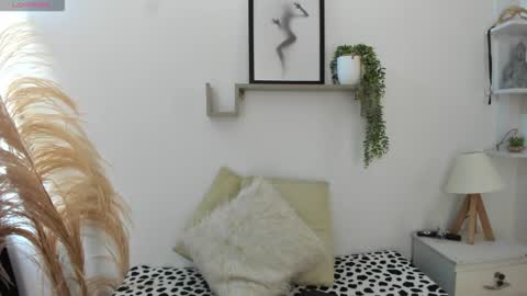 emi_carter online show from 13, 10, 2025