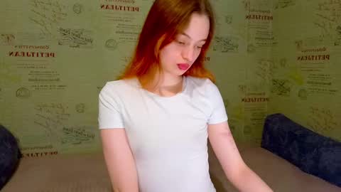 Snapshot of emi_less chatting on 18, 5, 2026 Emi online show from 18, 5, 2026