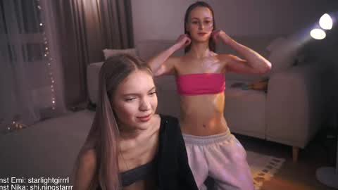 Snapshot of emi_me chatting on 19, 2, 2025 Emi me online show from 19, 2, 2025