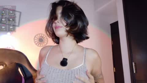 Snapshot of emicute_ chatting on 19, 5, 2026 online show from 19, 5, 2026