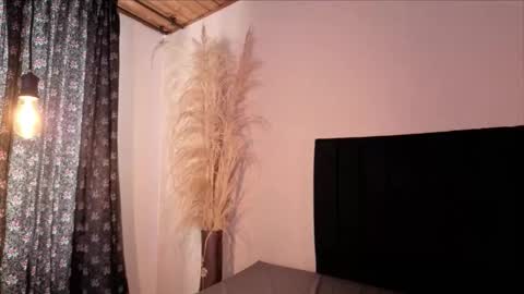 Emilia Gomez online show from 28, 9, 2025