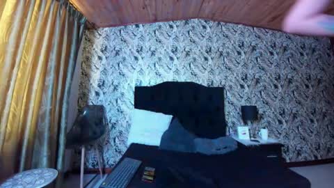 Emilia Gomez online show from 21, 10, 2025