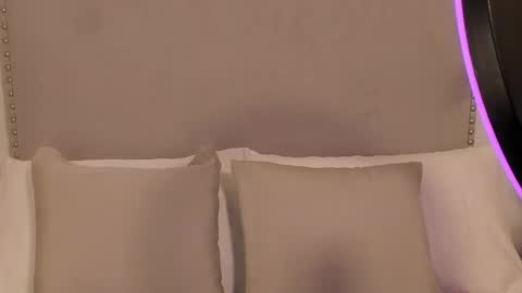 EMILY ROBERTS online show from 10, 11, 2025