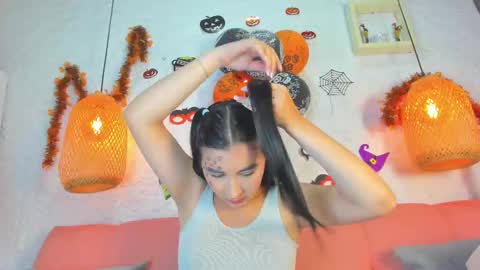 Snapshot of emiily_s chatting on 31, 10, 2025 Emily online show from 31, 10, 2025