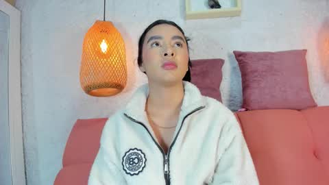 Snapshot of emiily_s chatting on 18, 11, 2025 Emily online show from 18, 11, 2025