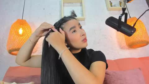 Snapshot of emiily_s chatting on 27, 11, 2025 Emily online show from 27, 11, 2025