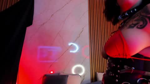 Snapshot of emiilycollins1 chatting on 20, 1, 2025 online show from 20, 1, 2025