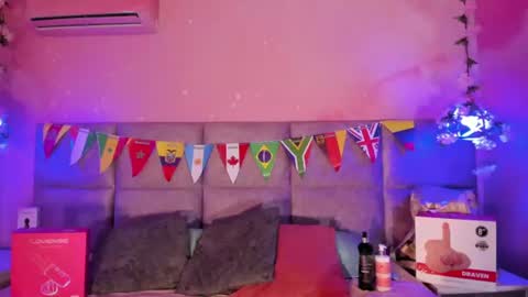 Emiily Grace online show from 8, 7, 2026