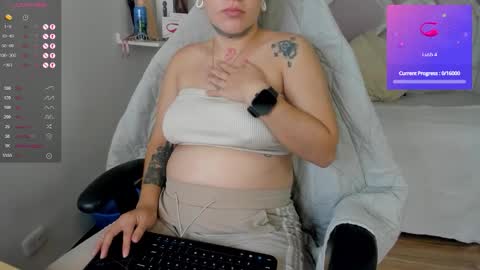 emilayton_ online show from 17, 2, 2026