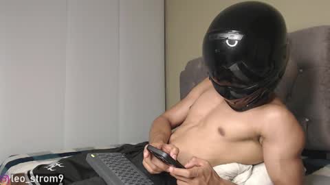 emile_239 online show from 17, 12, 2024