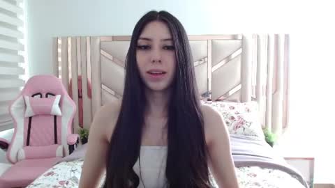 Snapshot of emilee_star chatting on 23, 7, 2026 Emilee online show from 23, 7, 2026