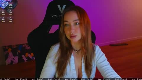 Snapshot of emili1_bc chatting on 23, 5, 2026 Emili online show from 23, 5, 2026
