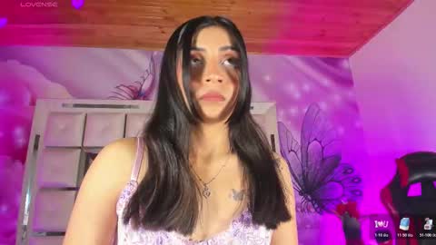 Snapshot of emili_clark chatting on 1, 3, 2026 Emili clark online show from 1, 3, 2026
