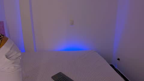 Snapshot of emili_williams10 chatting on 9, 7, 2026 emili_williams10 online show from 9, 7, 2026