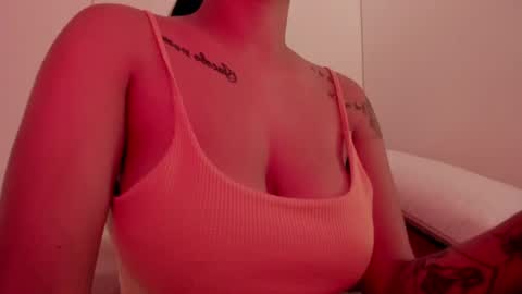 Emilia Big Boobs online show from 20, 1, 2025