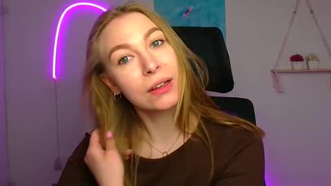 Emilia online show from 8, 4, 2026