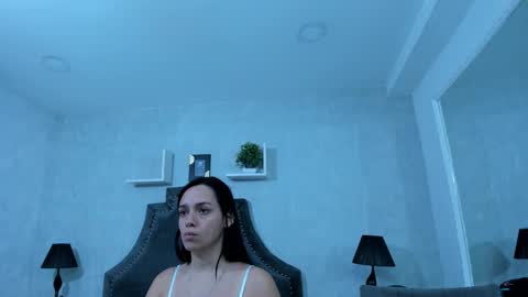 Snapshot of emiliarose_ chatting on 12, 10, 2025 EmiliaRose online show from 12, 10, 2025