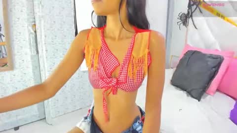 Snapshot of emilibonnie chatting on 23, 10, 2025 emilibonnie online show from 23, 10, 2025