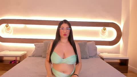 Emilie online show from 23, 4, 2026