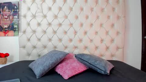 emilieandblake online show from 4, 3, 2026