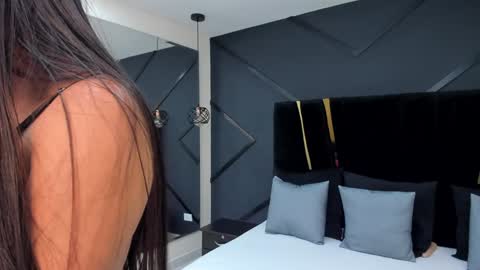 Snapshot of emiliee_xx chatting on 26, 12, 2024 Emillie online show from 26, 12, 2024