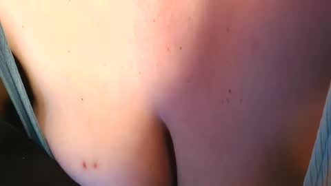 Snapshot of emiliefoxx chatting on 14, 6, 2026 emilie foxx online show from 14, 6, 2026