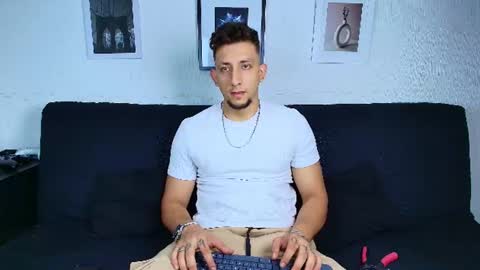 Snapshot of emiliocum_24 chatting on 2, 8, 2026 EMILIOCUM online show from 2, 8, 2026