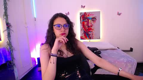 Emili Russo online show from 14, 10, 2025