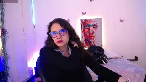 Emili Russo online show from 15, 10, 2025