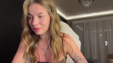 Snapshot of emilivibe chatting on 21, 7, 2026 emilivibe online show from 21, 7, 2026