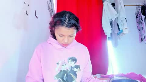 Snapshot of emilly_coper18 chatting on 21, 12, 2025 emily online show from 21, 12, 2025