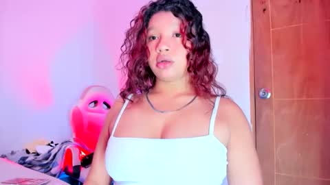 Snapshot of emilly_coper18 chatting on 6, 4, 2026 emily online show from 6, 4, 2026