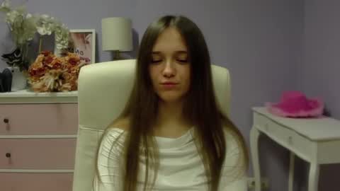 Snapshot of emilly_lust99 chatting on 28, 1, 2025 Emilly online show from 28, 1, 2025