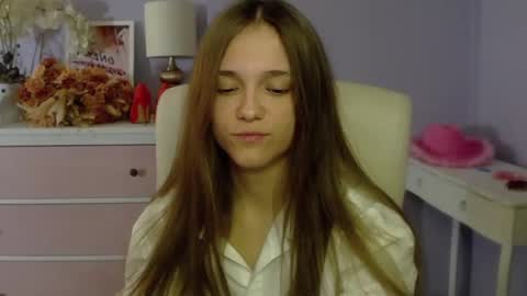 Snapshot of emilly_lust99 chatting on 7, 3, 2025 Emilly online show from 7, 3, 2025