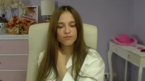 Snapshot of emilly_lust99 chatting on 7, 3, 2025 Emilly online show from 7, 3, 2025