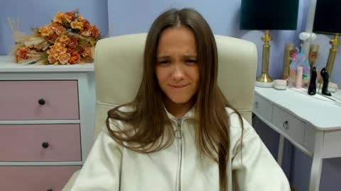 Snapshot of emilly_lust99 chatting on 21, 5, 2026 Emilly online show from 21, 5, 2026