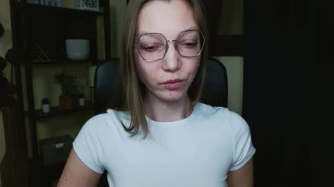 Emilly online show from 13, 2, 2026