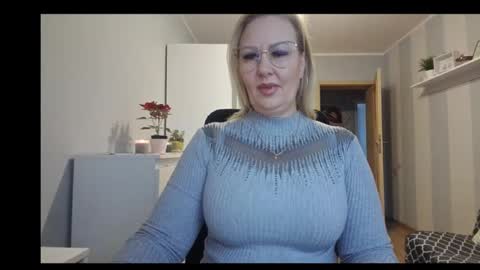 EmillyLove online show from 7, 1, 2026