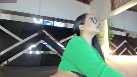 Snapshot of emily18__ chatting on 21, 2, 2025 Emily online show from 21, 2, 2025