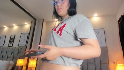 Snapshot of emily_5weet chatting on 13, 12, 2024 Emily online show from 13, 12, 2024