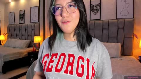Snapshot of emily_5weet chatting on 22, 12, 2024 Emily online show from 22, 12, 2024