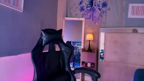 Snapshot of emily_castillo1_ chatting on 11, 6, 2026 emily_castillo1_ online show from 11, 6, 2026
