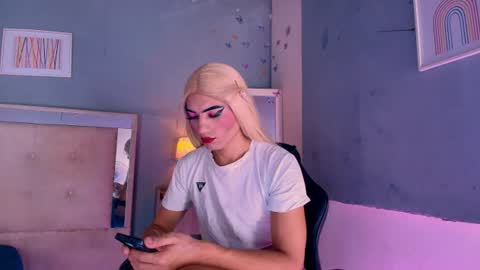 Snapshot of emily_castillo1_ chatting on 1, 7, 2026 emily_castillo1_ online show from 1, 7, 2026