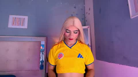 Snapshot of emily_castillo1_ chatting on 4, 7, 2026 emily_castillo1_ online show from 4, 7, 2026