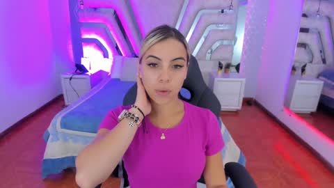 Snapshot of emily_ellen chatting on 25, 2, 2025 Emily online show from 25, 2, 2025