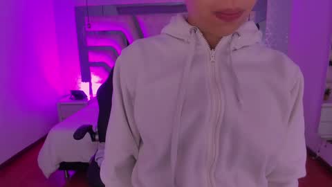 Snapshot of emily_ellen chatting on 4, 10, 2025 Emily online show from 4, 10, 2025