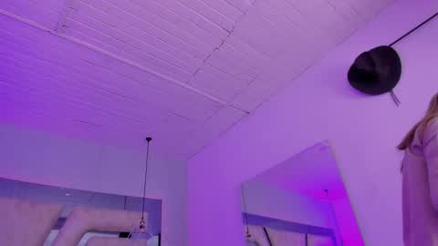 Snapshot of emily_ellen chatting on 24, 10, 2025 Emily online show from 24, 10, 2025