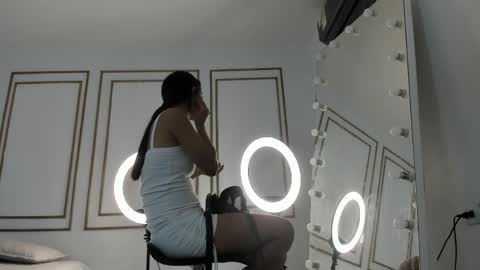 emily_gaviria1 online show from 4, 4, 2026